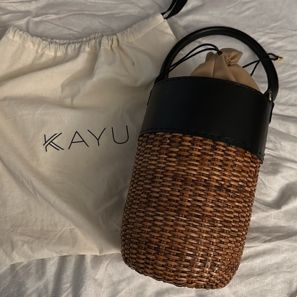 Kayu Bucket Bag - Picture 2 of 3